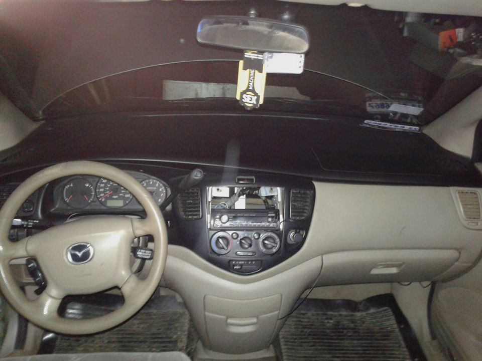 Как снять торпедо на Mazda Demio 2000 - 2002 год - Mazda Demio (1G), 1,3 л, 2002