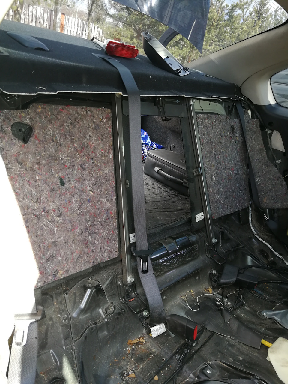 Замена лампы дополнительного стопа — Subaru Legacy (BL/BP), 2,5 л, 2007 ...