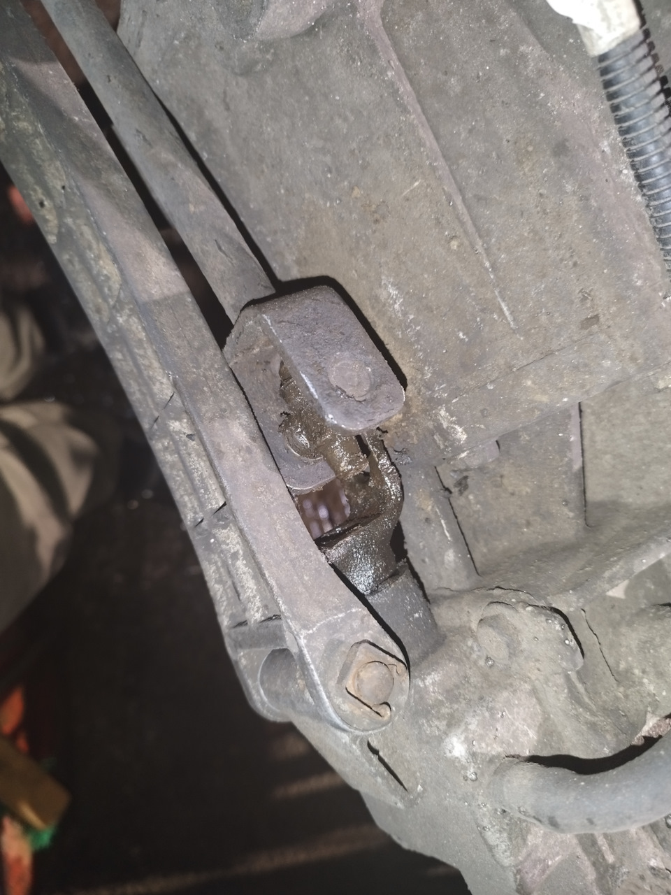 Снятие КПП Ssanyong kyron — SsangYong Kyron, 2 л, 2008 года | своими ...