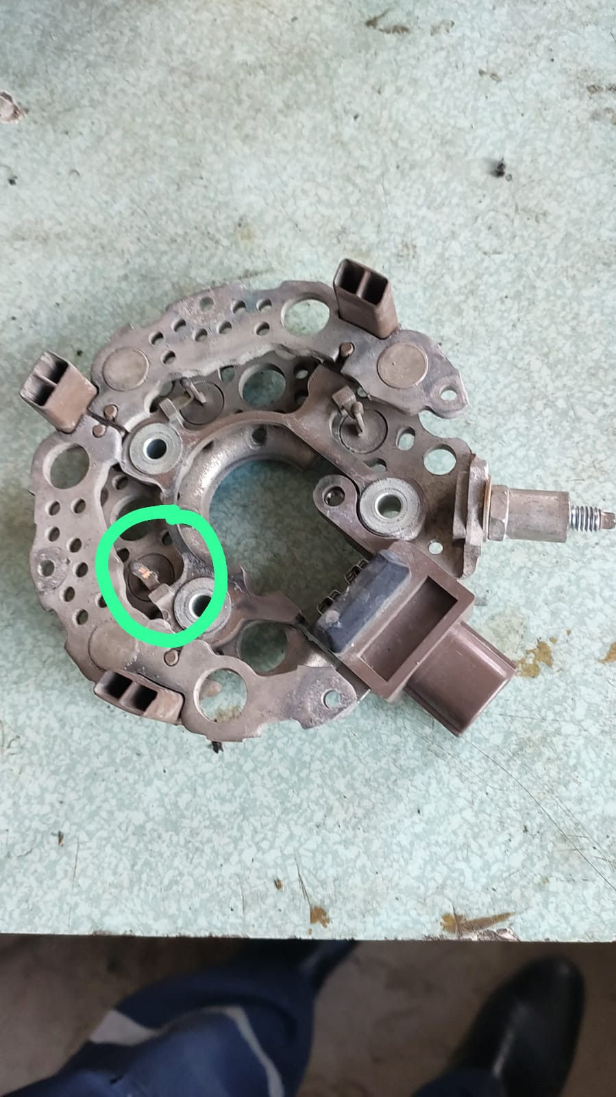 Ремонт генератора — Toyota Corolla (140/150), 1,3 л, 2011 года ...