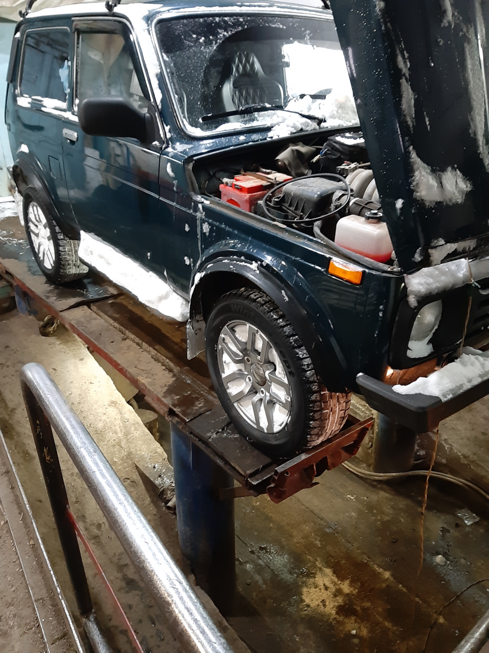 Слетел ремень генератора — Lada 4x4 3D, 1,7 л., 2011 года | поломка ...