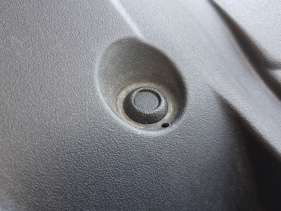 Сетка в радиаторную решетку. — Toyota Land Cruiser 200, 4,5 л, 2012 ...