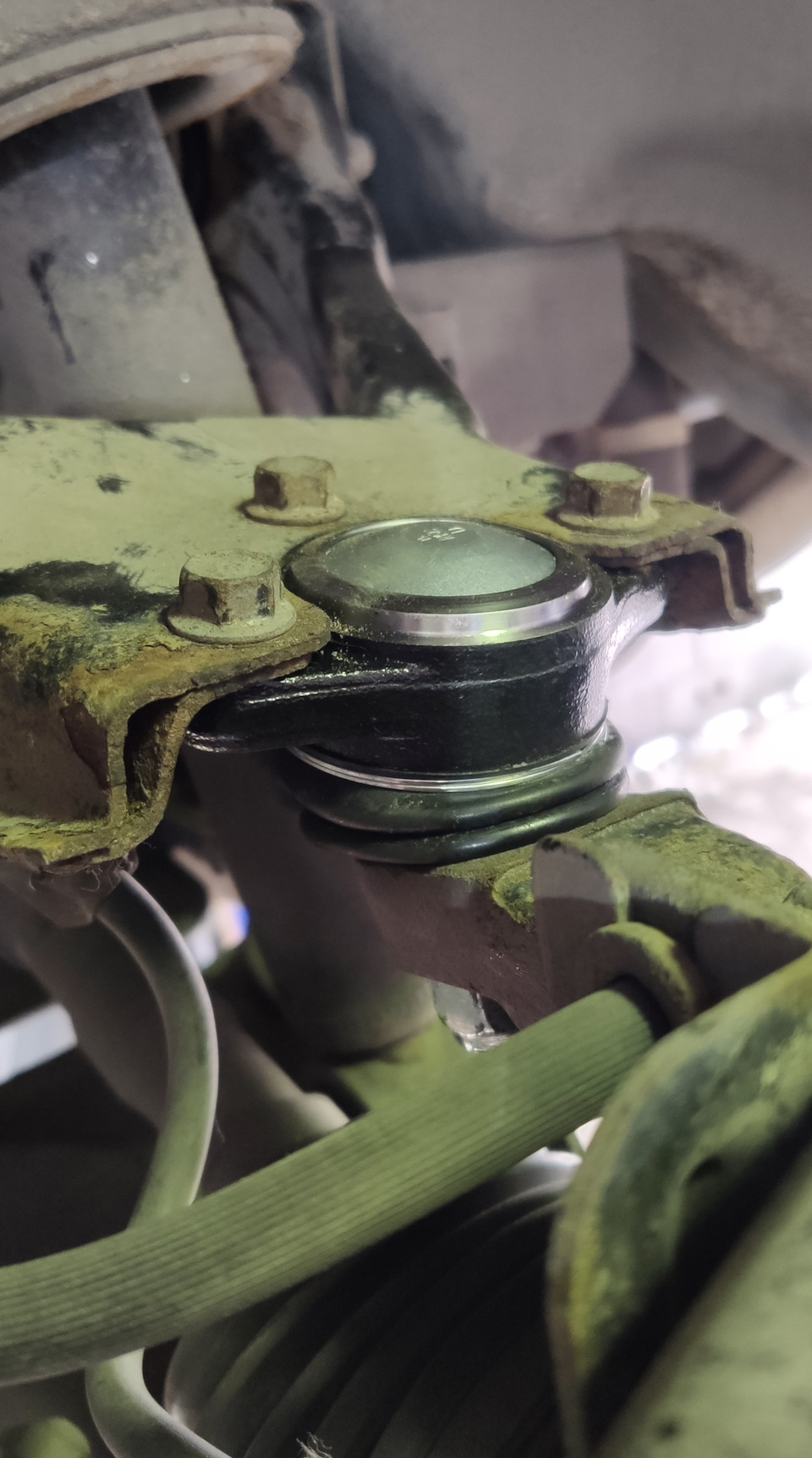 шаровая на месте — Mitsubishi Pajero (4G)