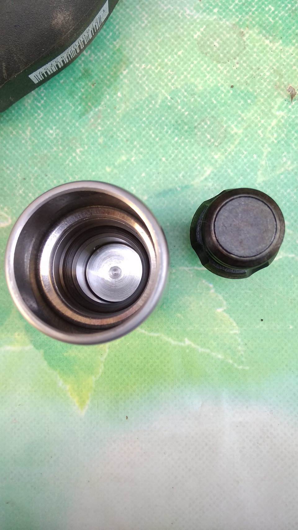 Чистка суппорта, тормозного поршня — Renault Megane II, 1,4 л., 2007 ...