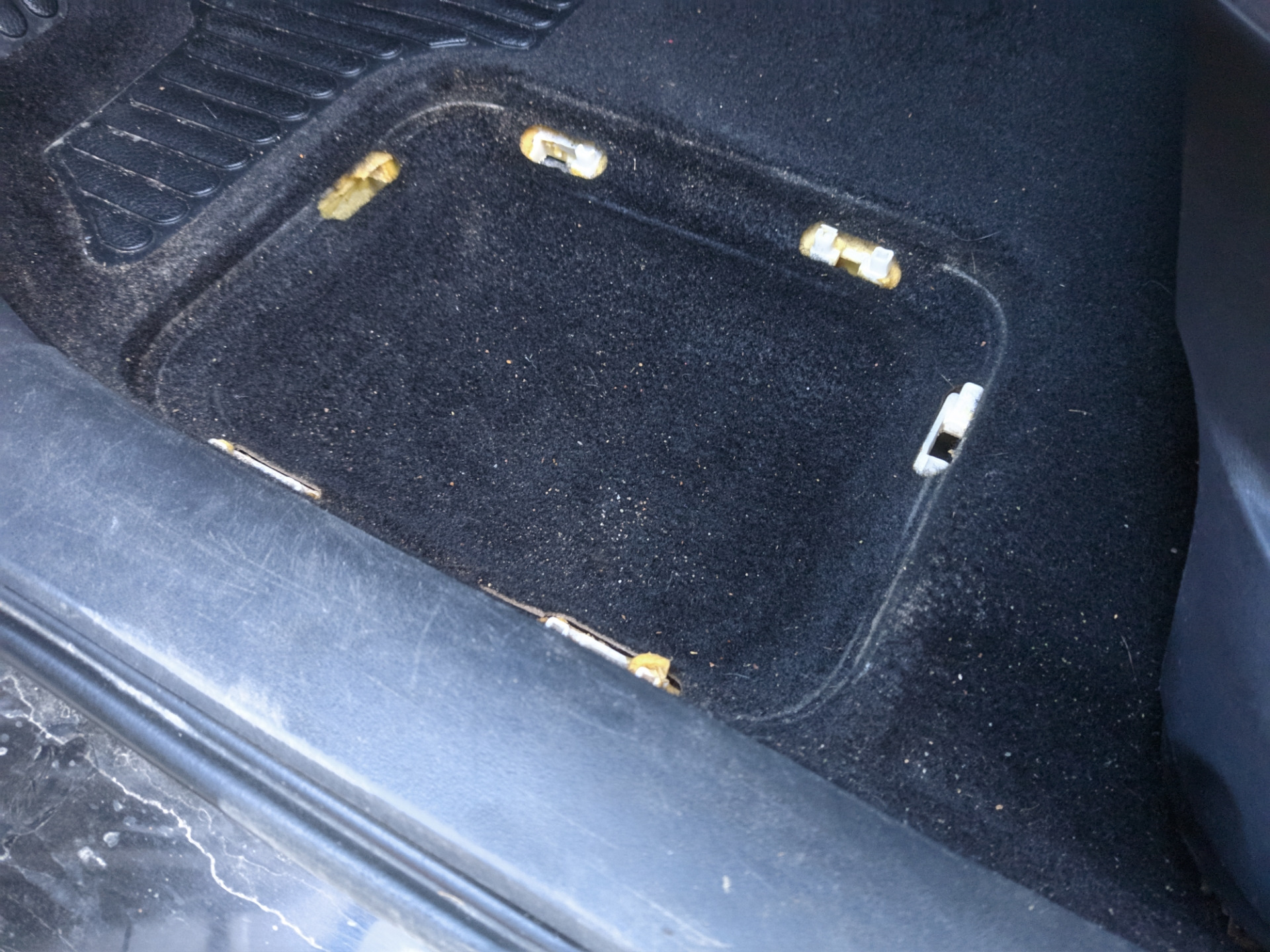 Крышка подпола — Renault Megane II, 1,6 л, 2007 года | другое | DRIVE2