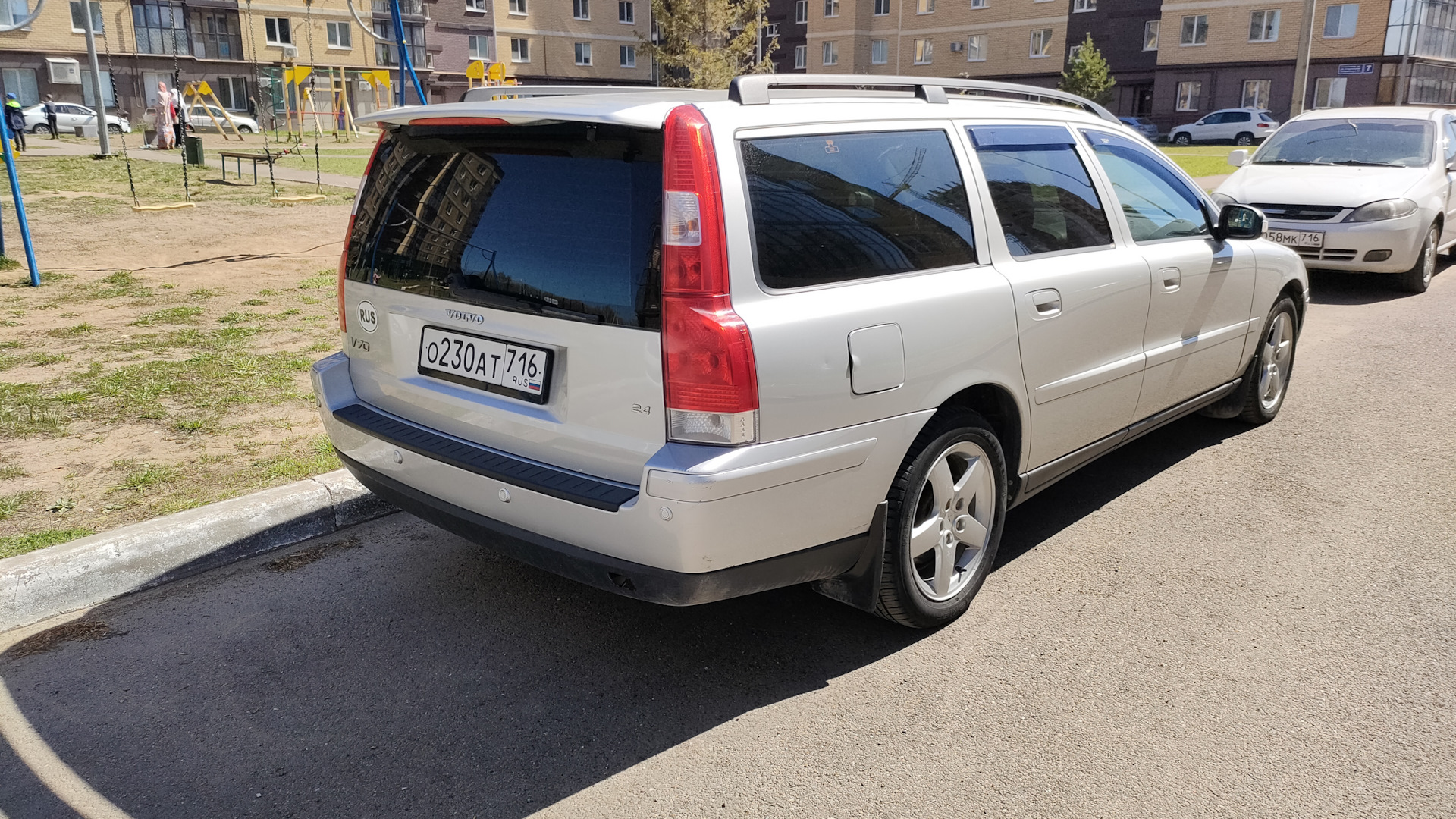 Volvo V70 II 2.4 бензиновый 2007 | Серебристый вагон на DRIVE2