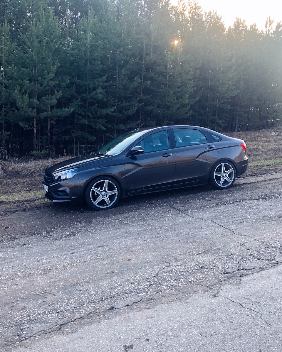 Прощай бункер, теперь аквариум. — Lada Vesta, 1,6 л, 2017 года | нарушение  ПДД | DRIVE2