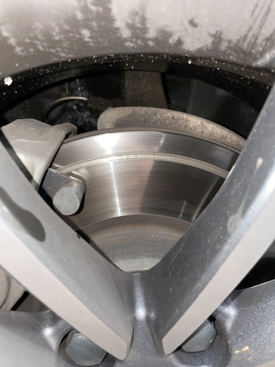 Глубокая царапина-полоса на тормозном диске — Audi A4 Allroad (B9), 2 л ...