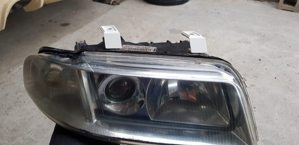 Ремкомплект креплений фар а4 б5 на Audi A4 Avant (B5), Audi A4 (B5 ...
