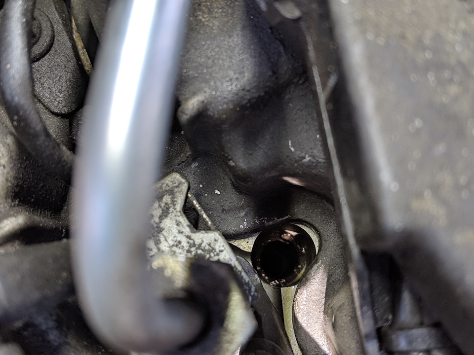 Свечной колодец до чистки — SsangYong Kyron