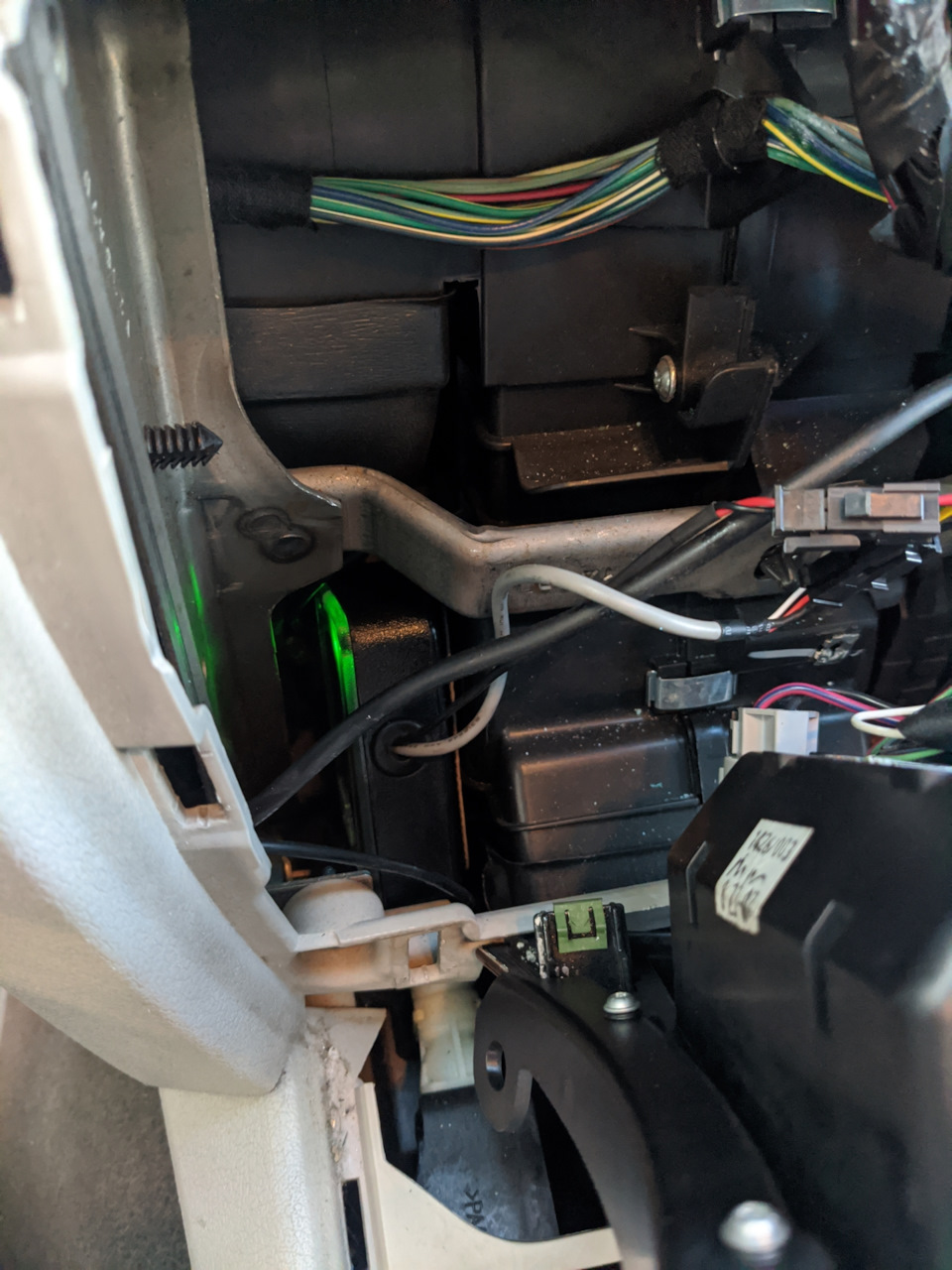 Убрал бокс с адаптером — Jeep Grand Cherokee (WK)