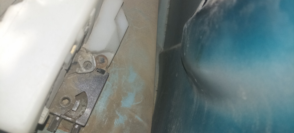 Замена ручки двери и моторчика центрального замка левой пассажирской ...