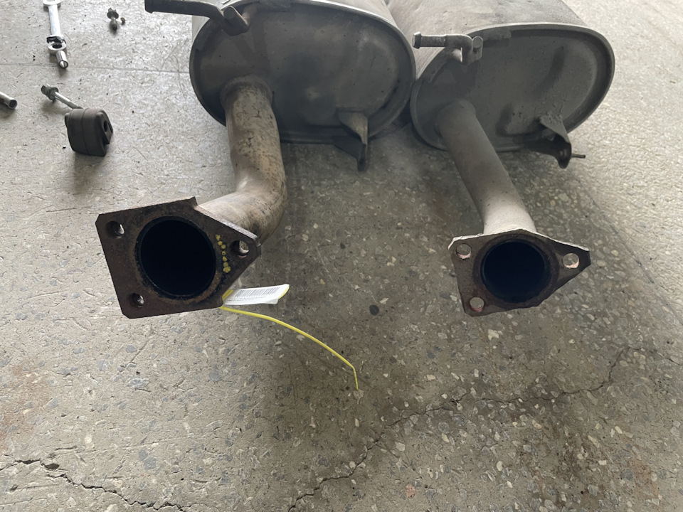 Баночки 2,4 и 2,0 — Mitsubishi Lancer IX