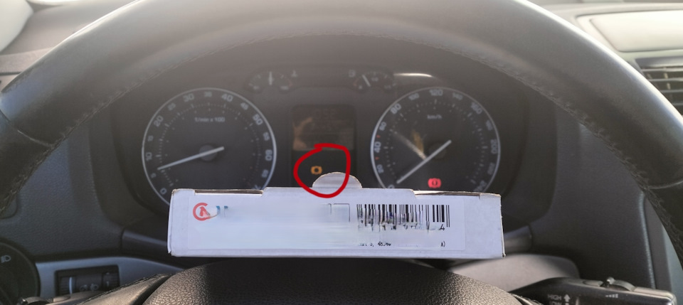 Горит индикатор износа колодок — Skoda Octavia A5 Mk2, 1,6 л, 2008 года ...