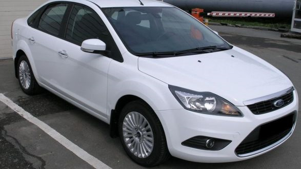 Ford Focus 2 седан белый