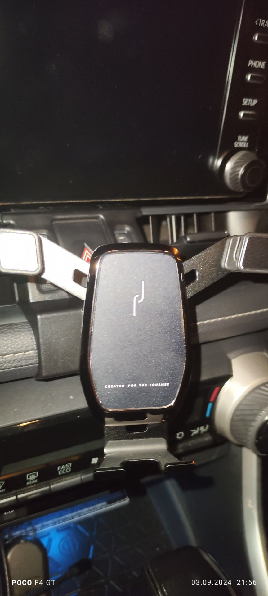 В целом удобный — Toyota RAV4 (5G)
