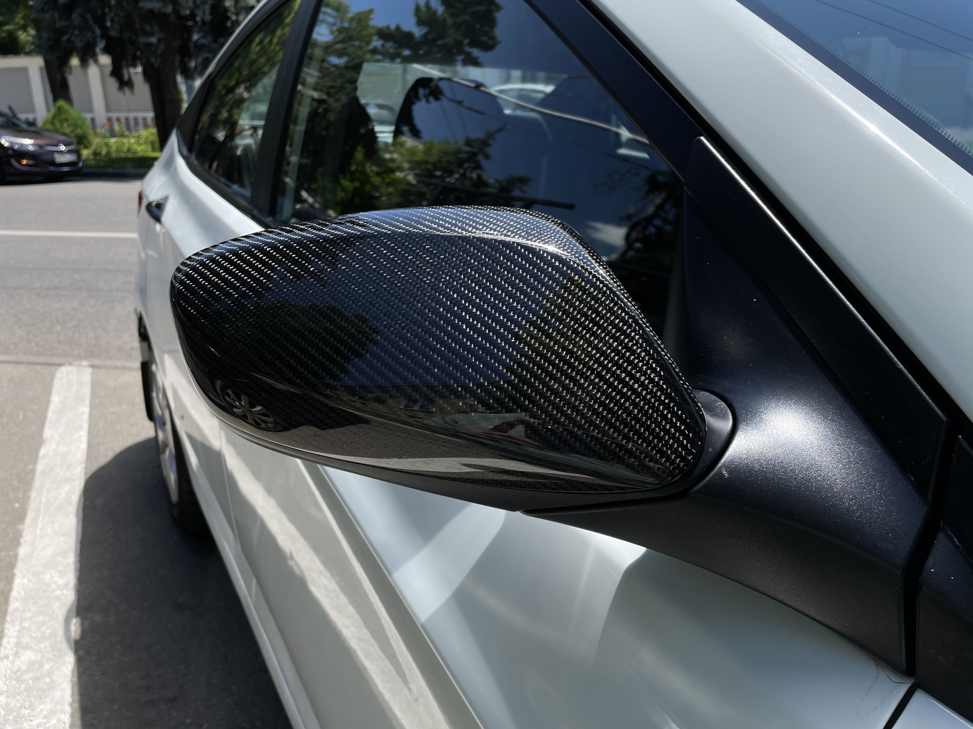 Зеркала из карбона на Solaris. — Hyundai Solaris, 1,6 л., 2015 года ...