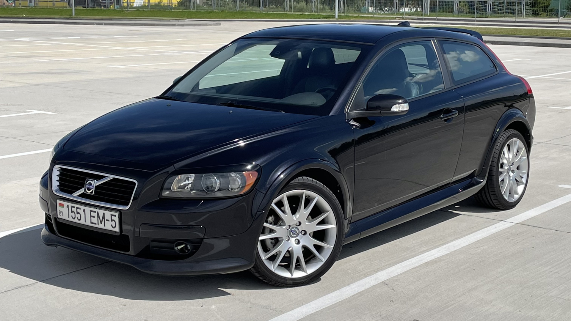 Help me pick what wheels to get for my C30 : r/Volvo