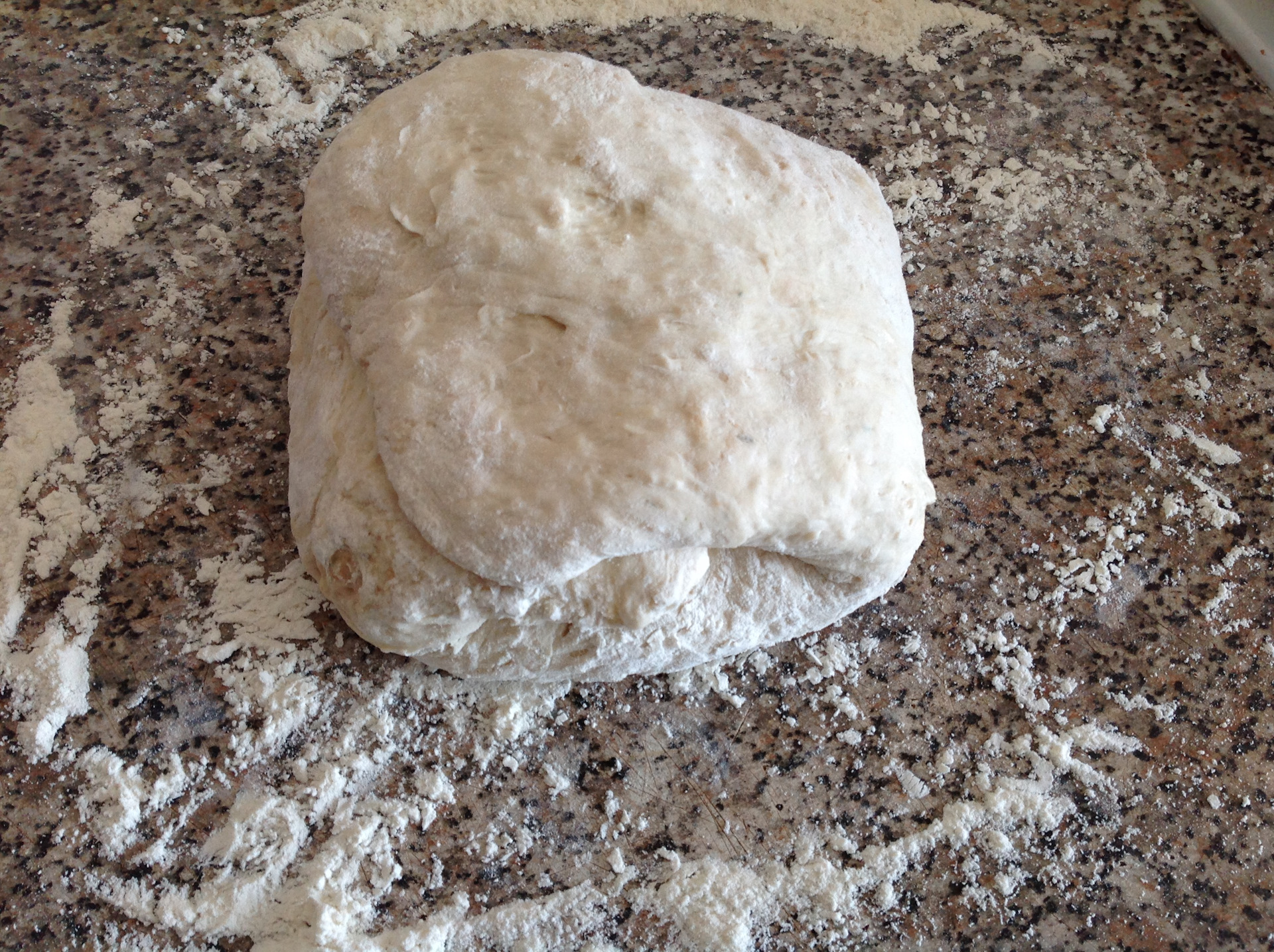 Хлеб без замеса рецепт. Греческий хлеб без замеса в духовке. Хлеб без замеса за 5 минут. Батон столичный замес тесто руками. Замес теста для хлеба пошаговый рецепт.