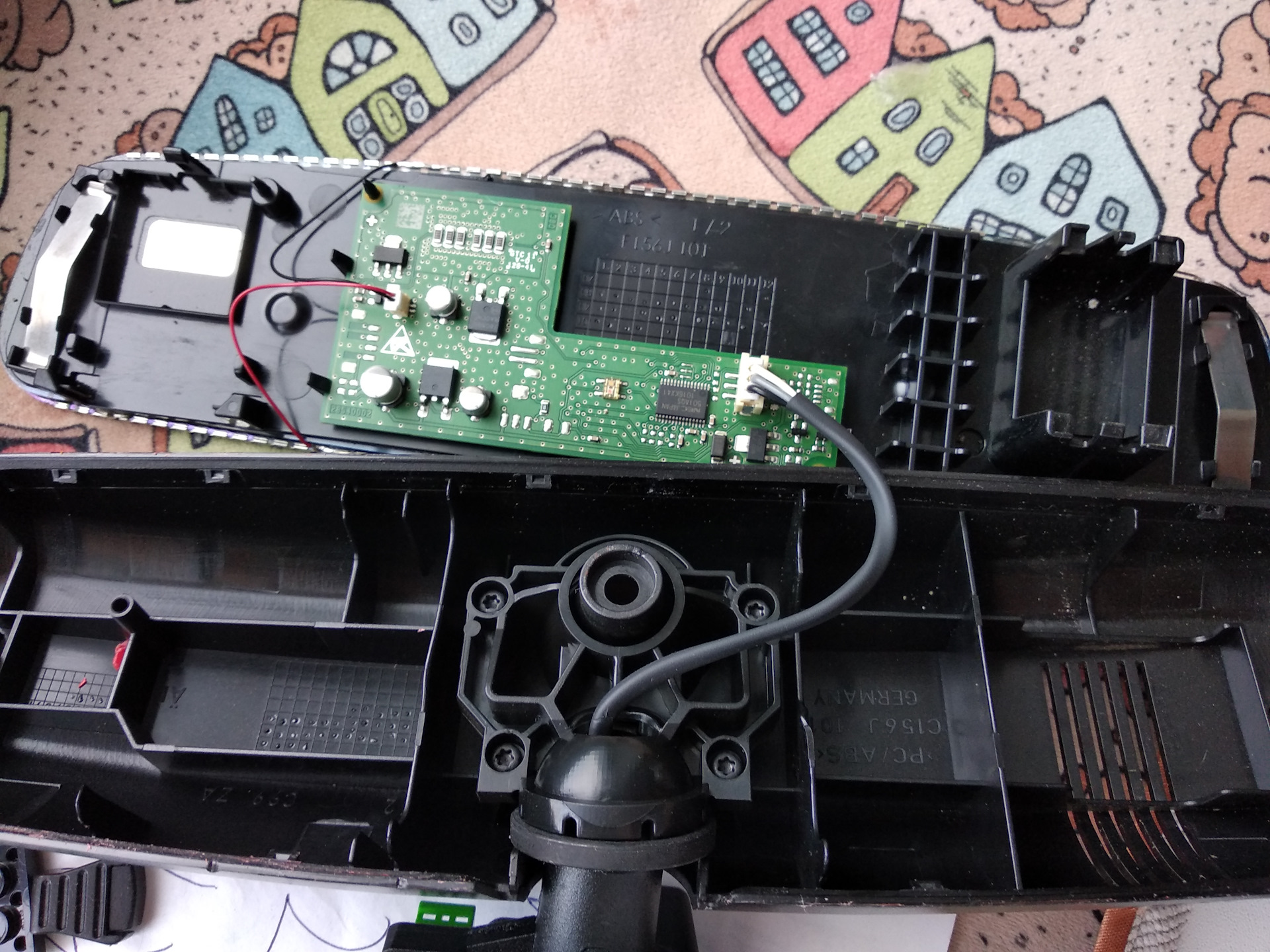 Снятие и замена зеркального элемента салонного зеркала — Volvo XC70 III ...