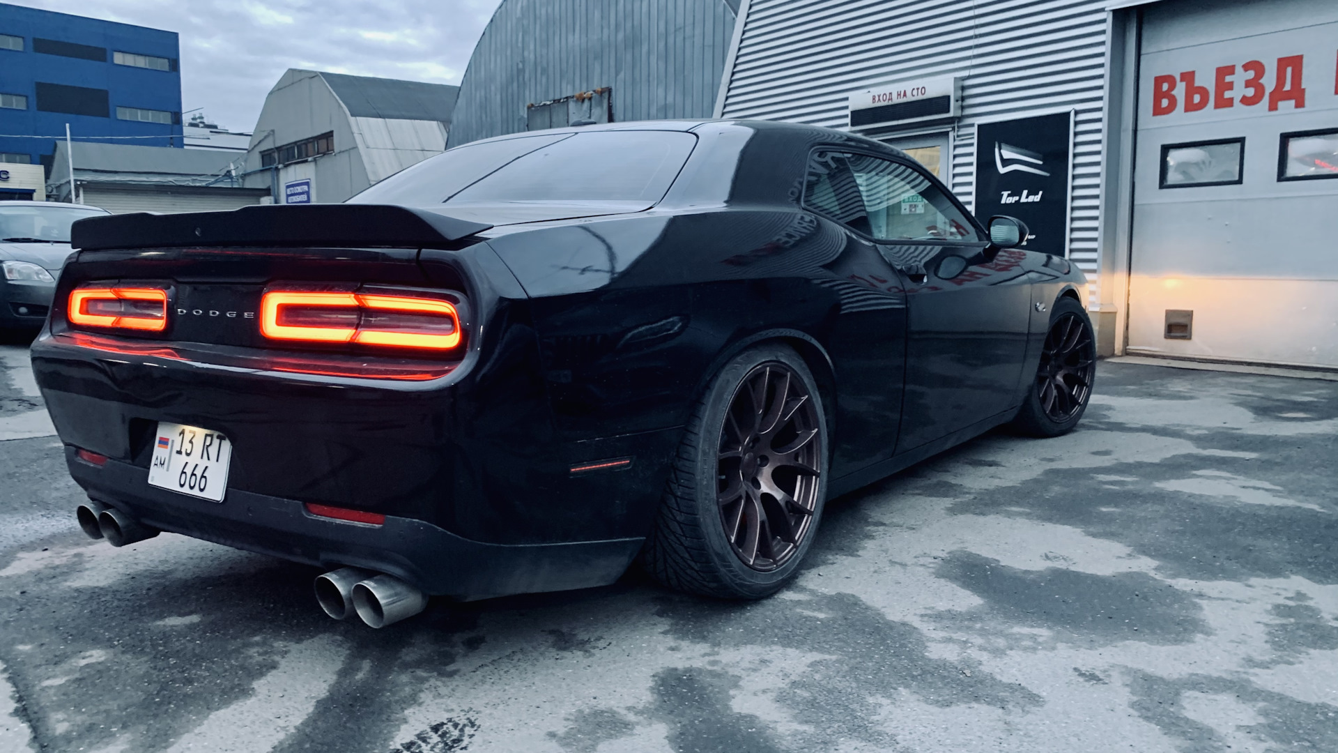 Dodge Challenger 3.6 бензиновый 2015 | 666 на DRIVE2