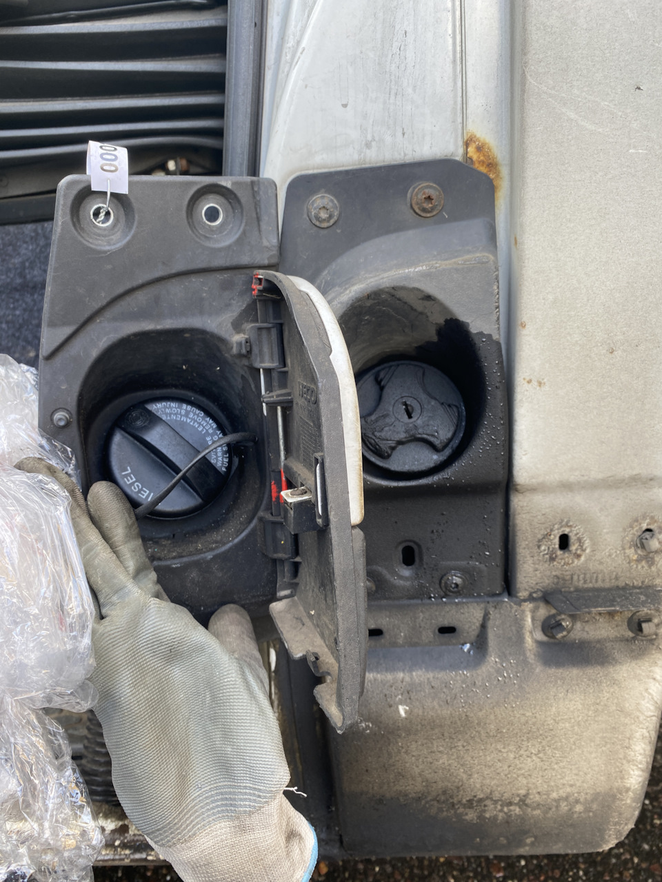 Лючок бака iveco daily — Iveco Daily (4G), 2,3 л, 2008 года | своими ...