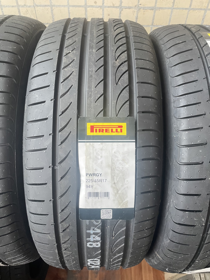 Шины летние Pirelli 225/45 R17 на Subaru Levorg (1G), Subaru Impreza ...