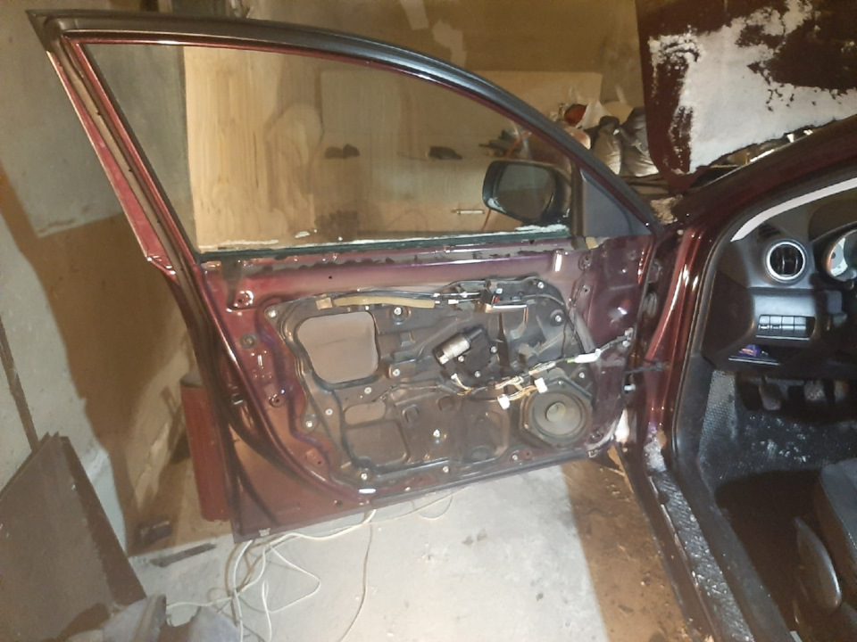 3. Замена замка водительской двери — Mazda 3 (1G) BK, 1,6 л, 2007 года ...