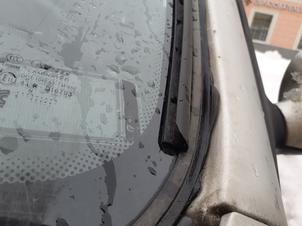 Водостоки на лобаш — Daewoo Lanos, 2 л, 2000 года | аксессуары | DRIVE2