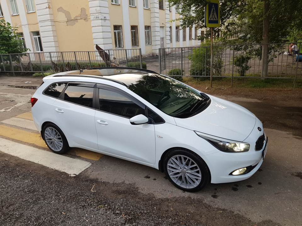 Фото в бортжурнале KIA Ceed SW (2G)