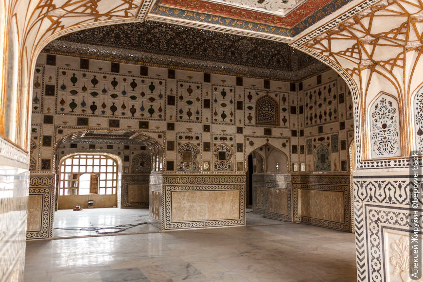 Форт-дворец Амбер в Джайпуре