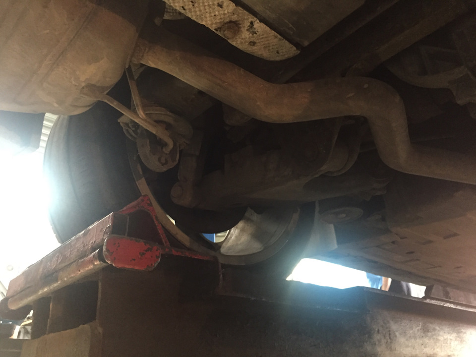 Замена пневмоподушки Бмв х5 е53 — BMW X5 (E53), 4,4 л, 2005 года ...