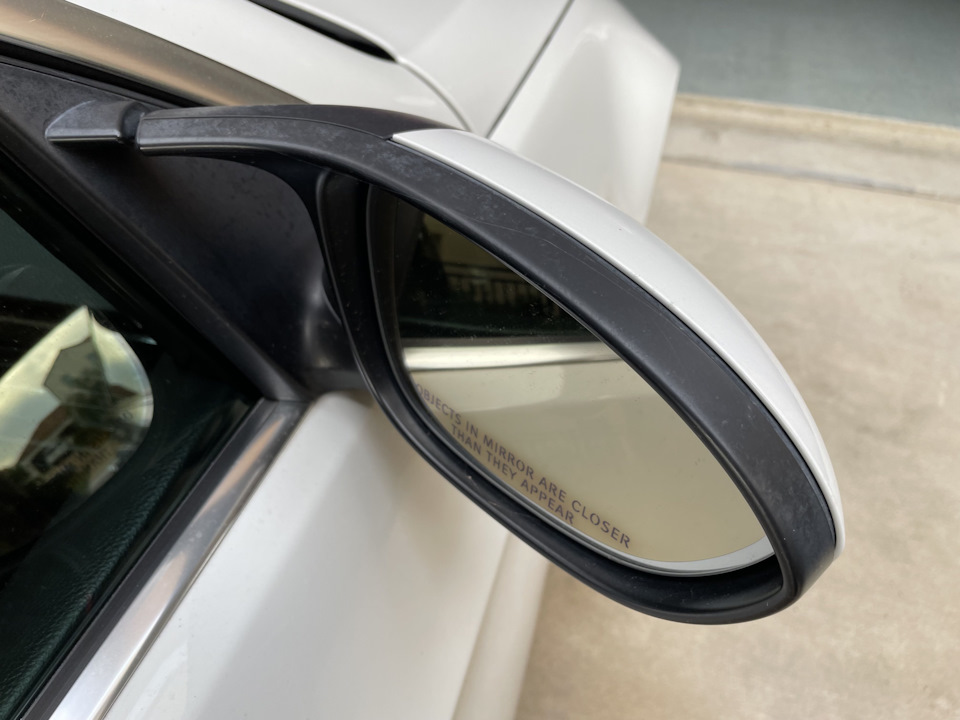 Фото в бортжурнале BMW M3 Convertible (E93). Запчасти на фото: MIRROR