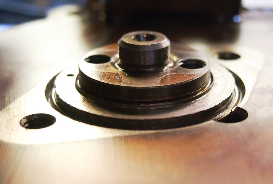 Новая форма пластины осевой фиксации пром.вала: особенности работы ...