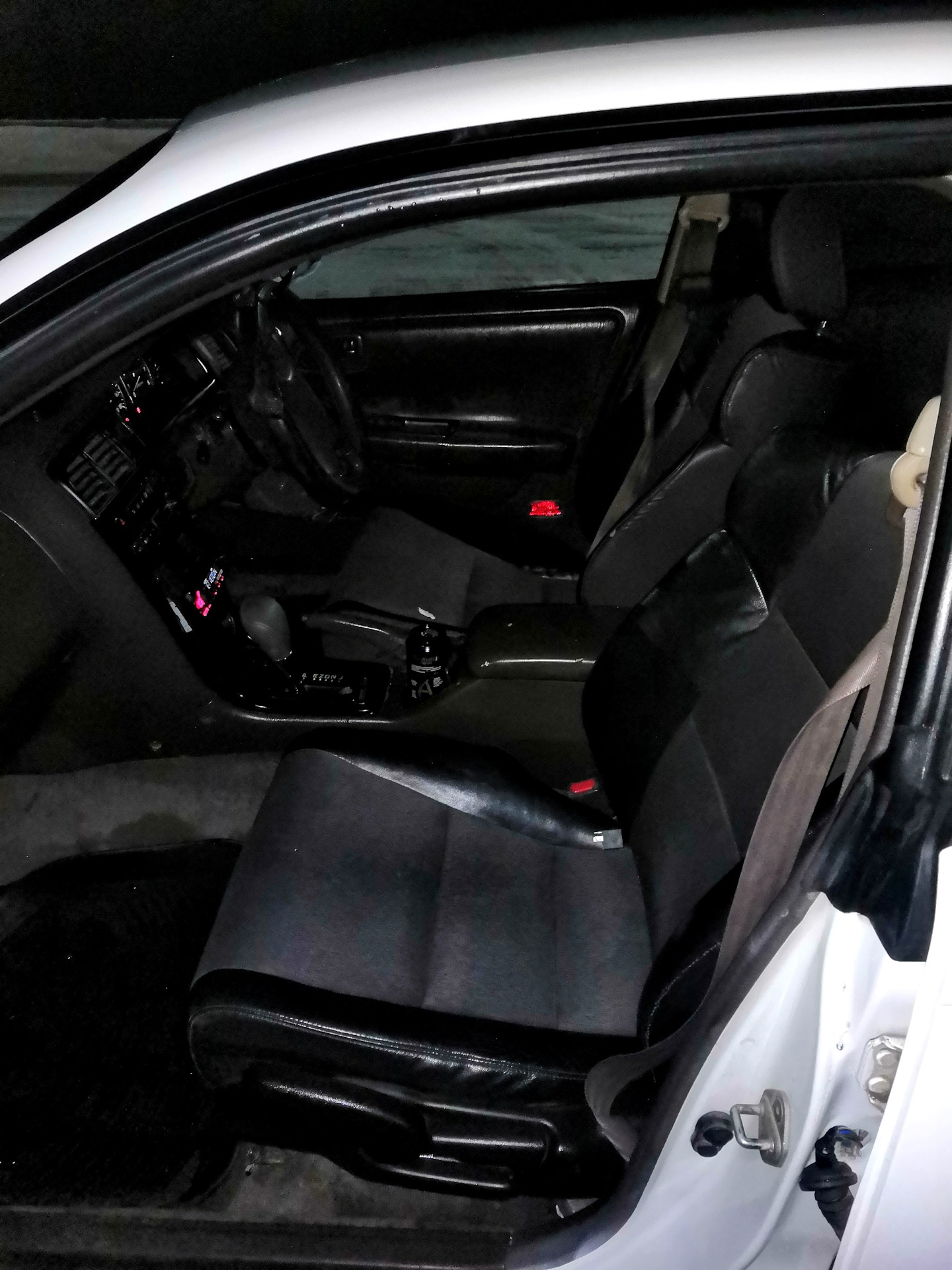 Как снять сидение марк 2 Сиденья от Акорд 8 в марк 2 - Toyota Mark II (90), 2,5 л, 1994 года запчасти DRI