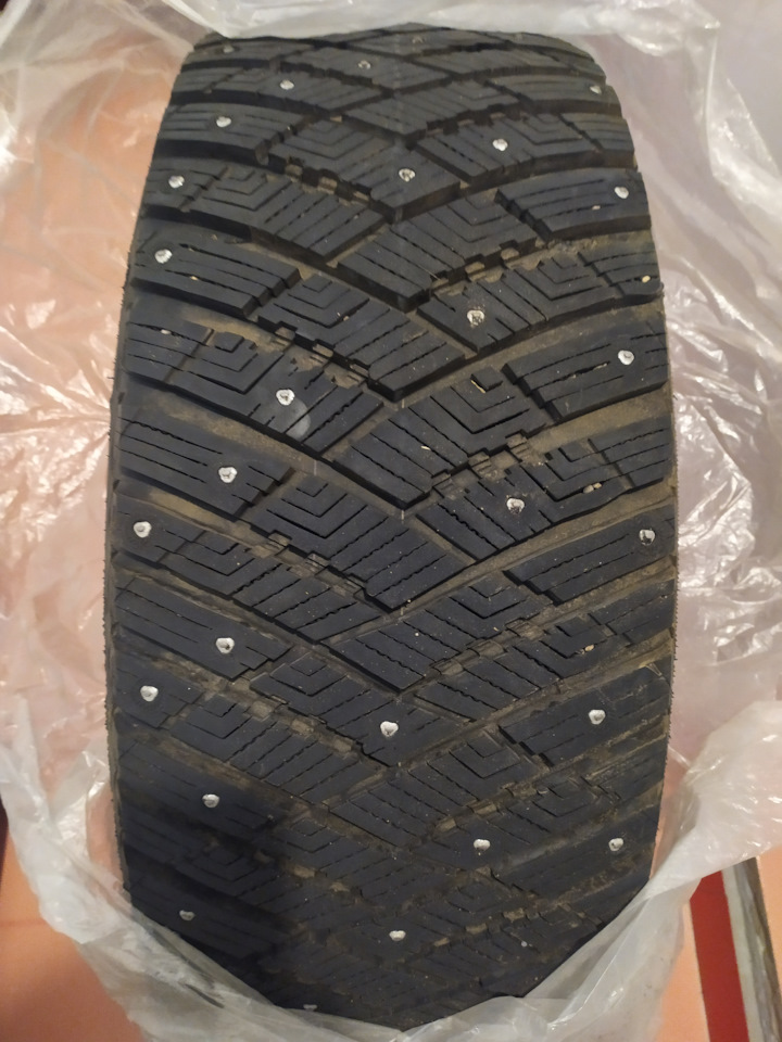 Шины зимние шипованные Goodyear 265/60 R18 на Toyota Land Cruiser Prado ...