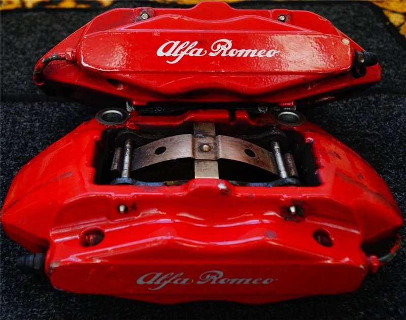 Суппорт alfa romeo 166 brembo. Alfa romeo 6 задние суппорта. Суппорт брембо для альфа ромео. Альфа ромео gta колодки brembo. Суппорт брембо для альфа ромео.