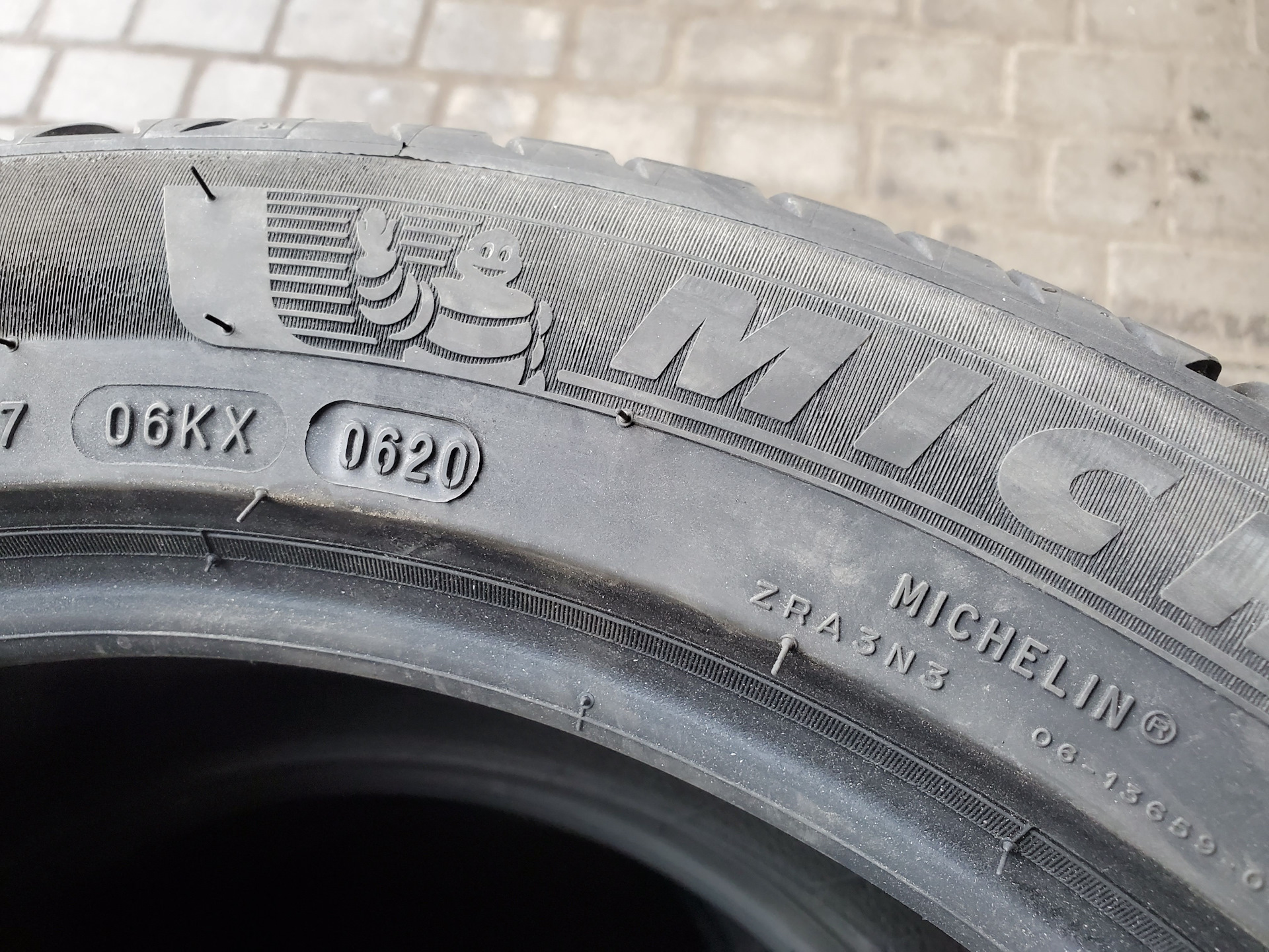 Шины 245 45 r18