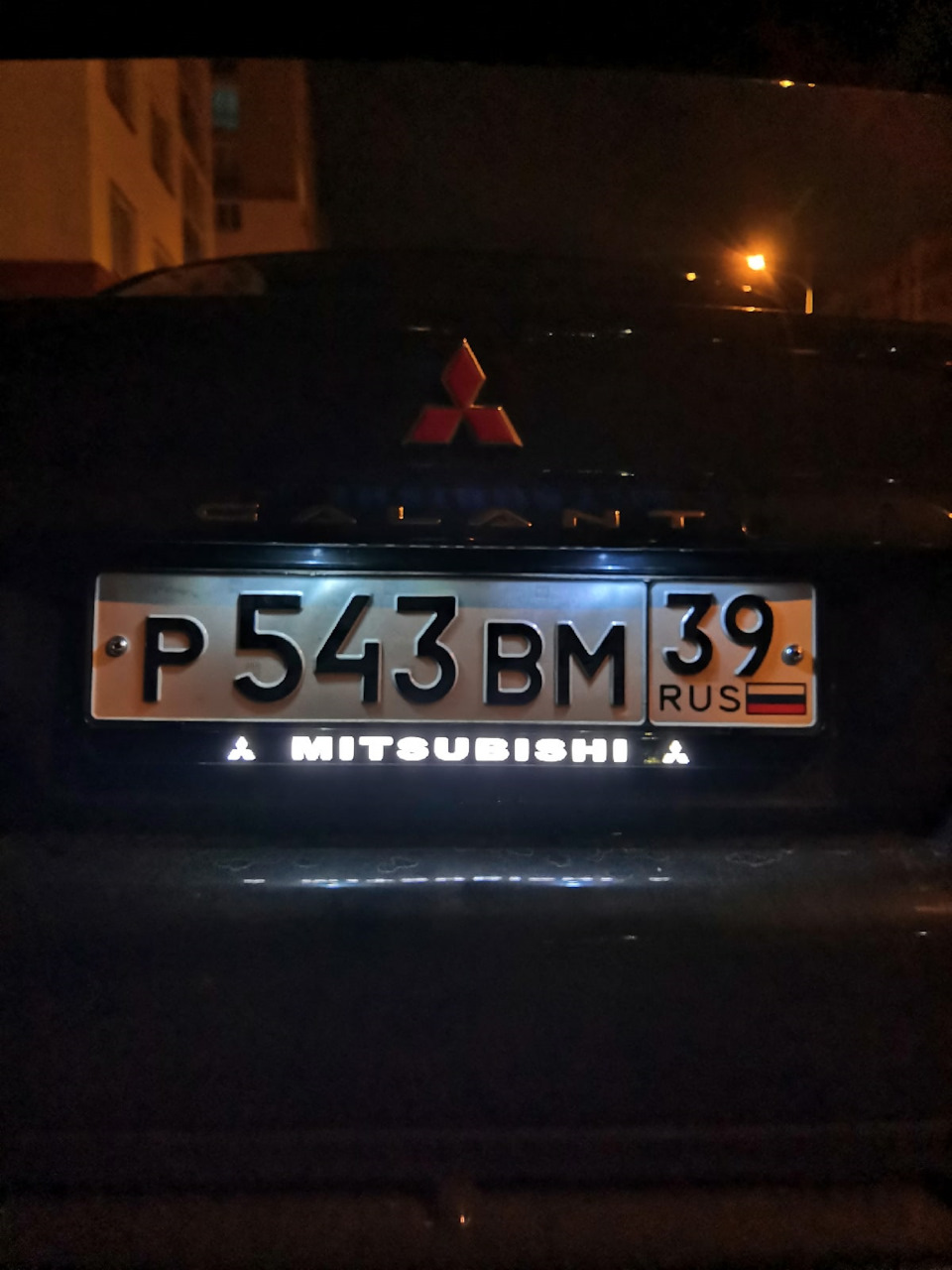 Рамка номера с подсветкой — Mitsubishi Galant (8G), 2,5 л, 1999 года |  тюнинг | DRIVE2