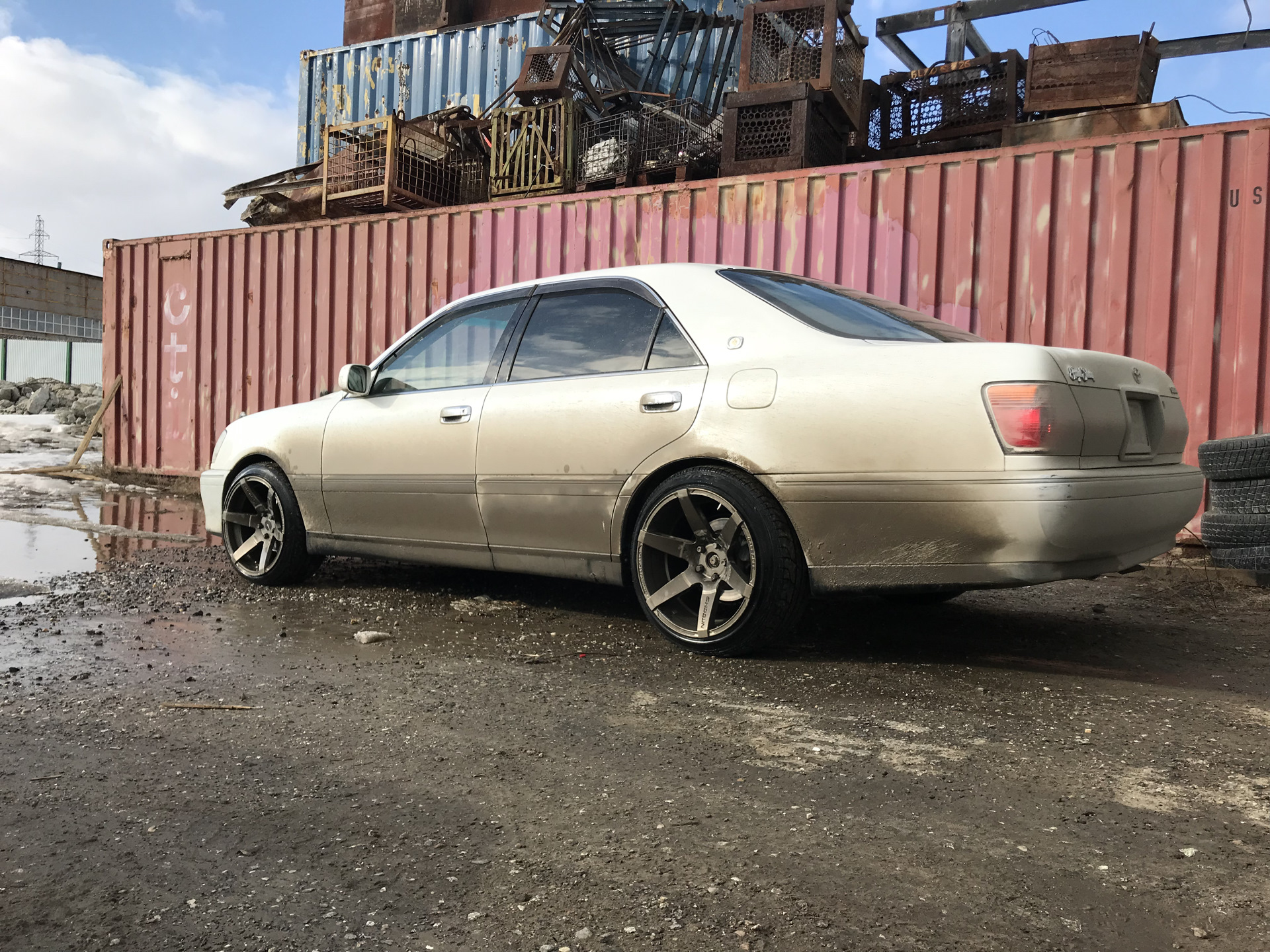 Краун литье. Toyota Crown s170 r18. Toyota Crown s170 диски. Toyota Crown 141 18 диски. Тойота Краун 141 на 18 дисках.