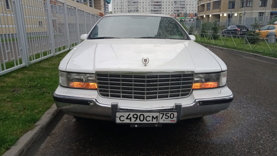 Cadillac Fleetwood 2000