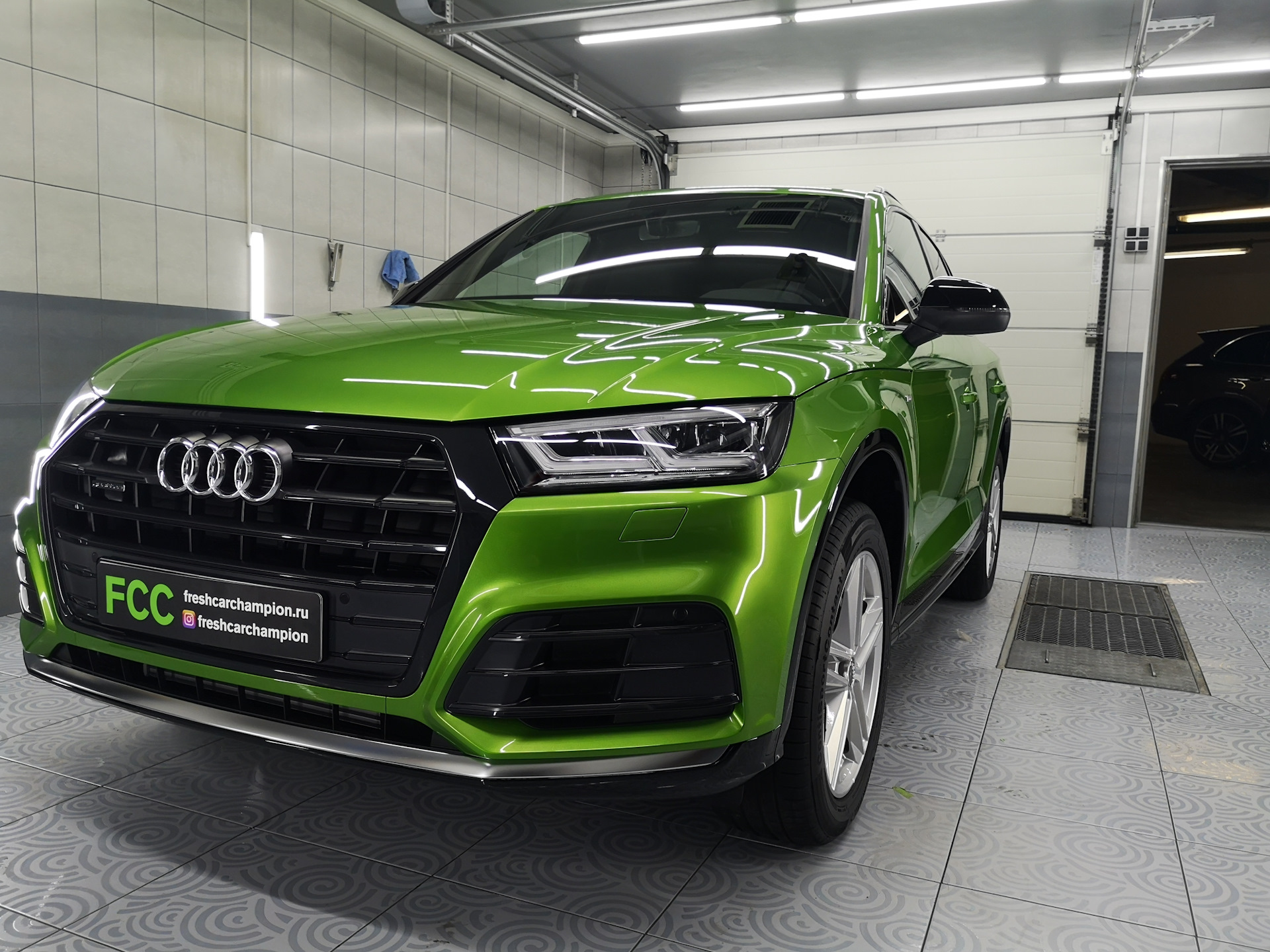 5 green. Audi q5 Green. Audi q5 Green Matte. Audi q5 зеленый цвет. Q3 Audi матовый зеленый.