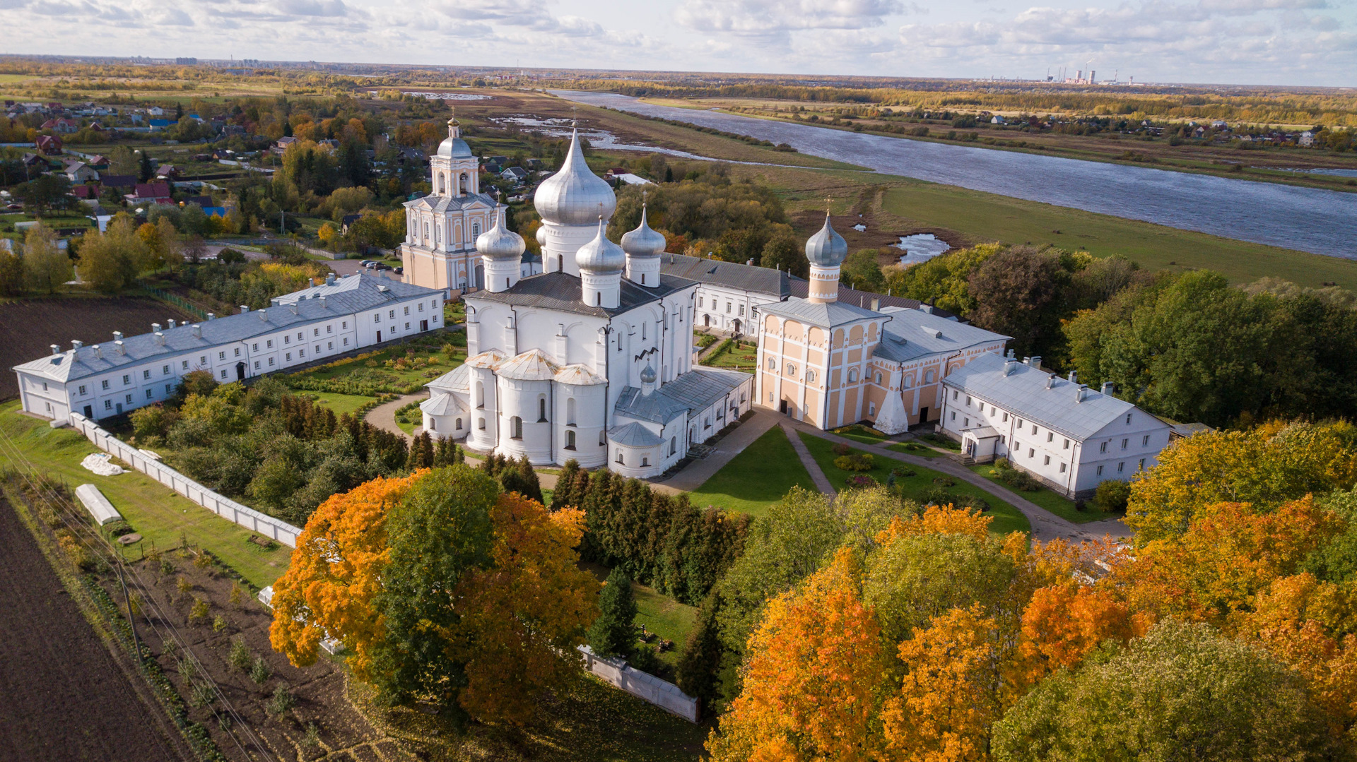 Варлаамо-Хутынский монастырь Великий Новгород