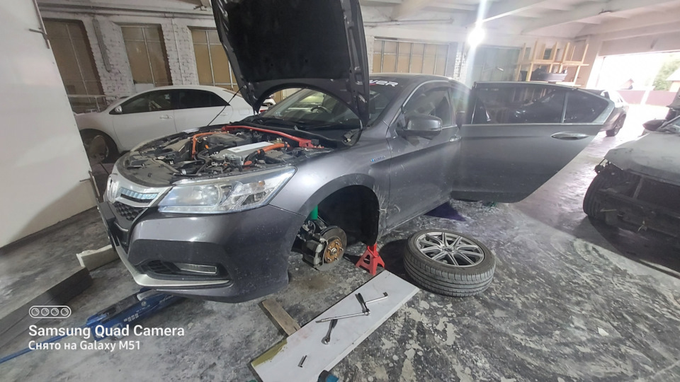 Прокачка передних стоек последствия зимней ямы — Honda Accord Hybrid ...
