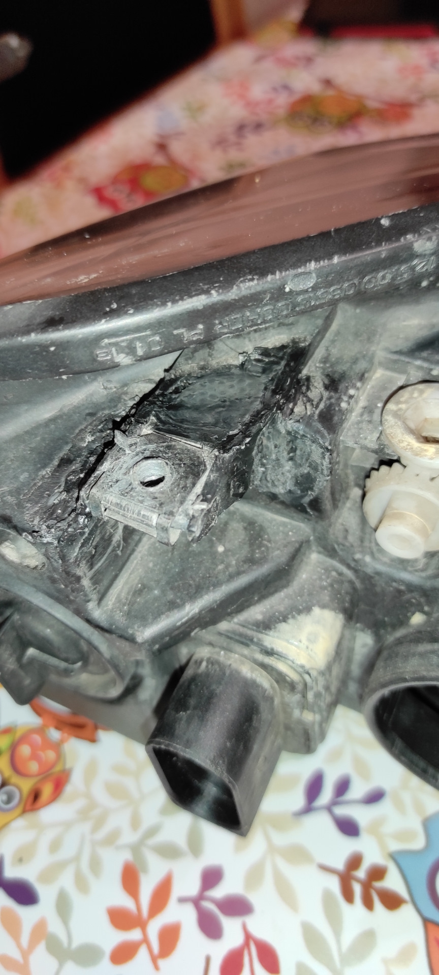 Ремонт креплений фары — ГАЗ Сайбер, 2,4 л, 2010 года | поломка | DRIVE2