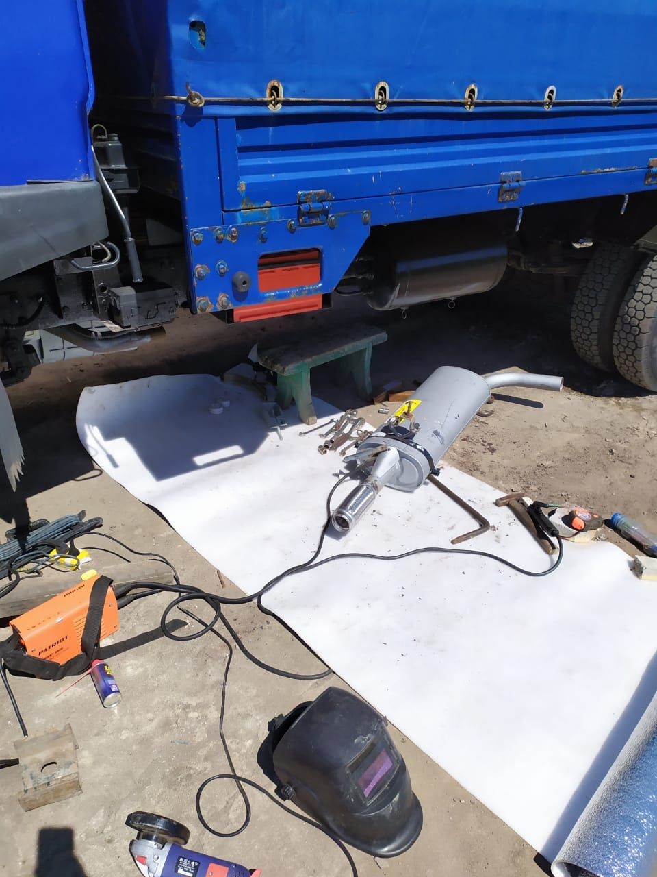 Замена глушителя (Глушитель газель) — Baw Fenix 33462, 3,2 л, 2012 года ...