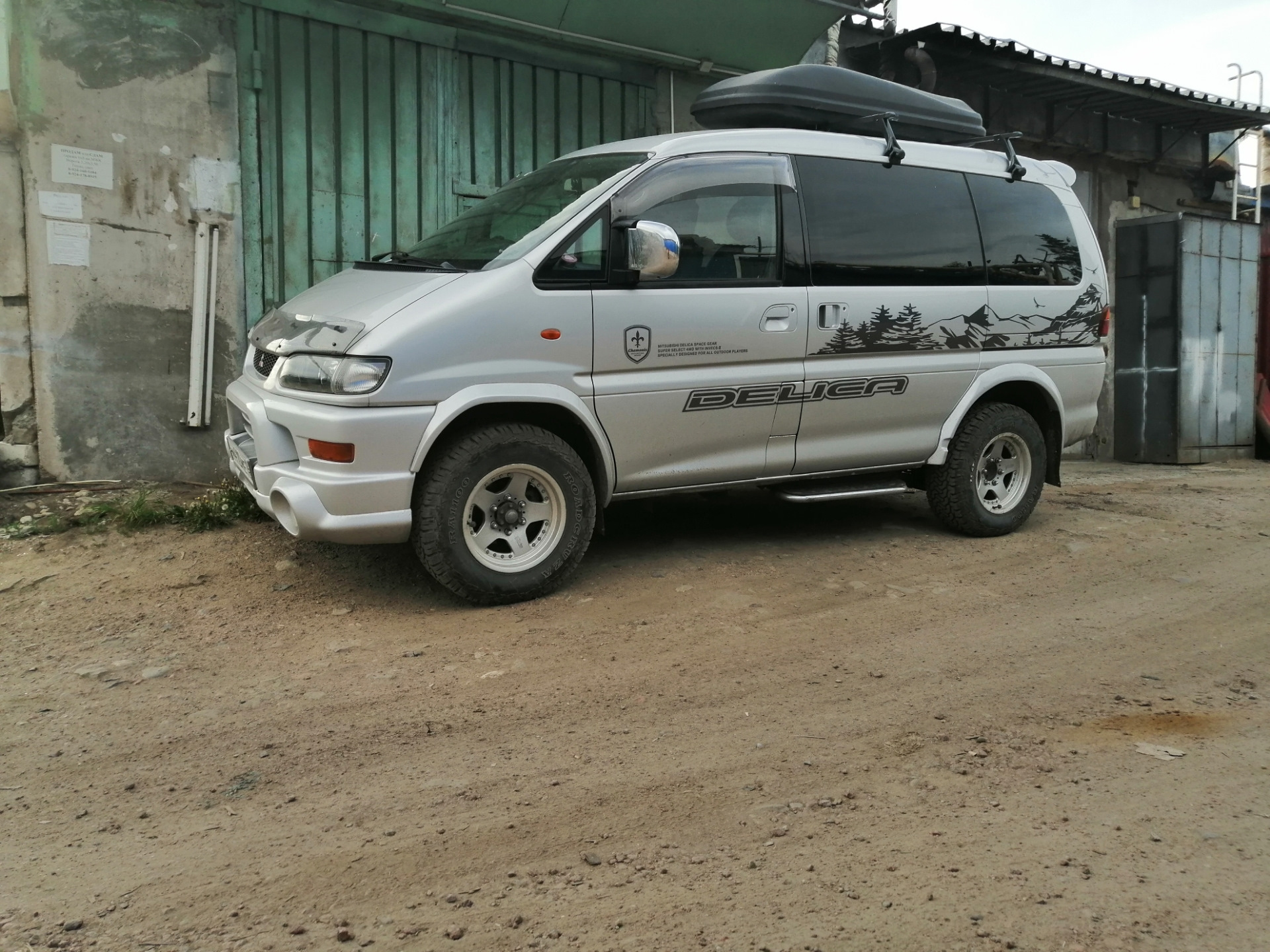 Делика владивосток. Mitsubishi Delica оракал. Митсубиси Делика в470мк 193. Delica Mitsubishi булка. Оракал на Митсубиси Делика.