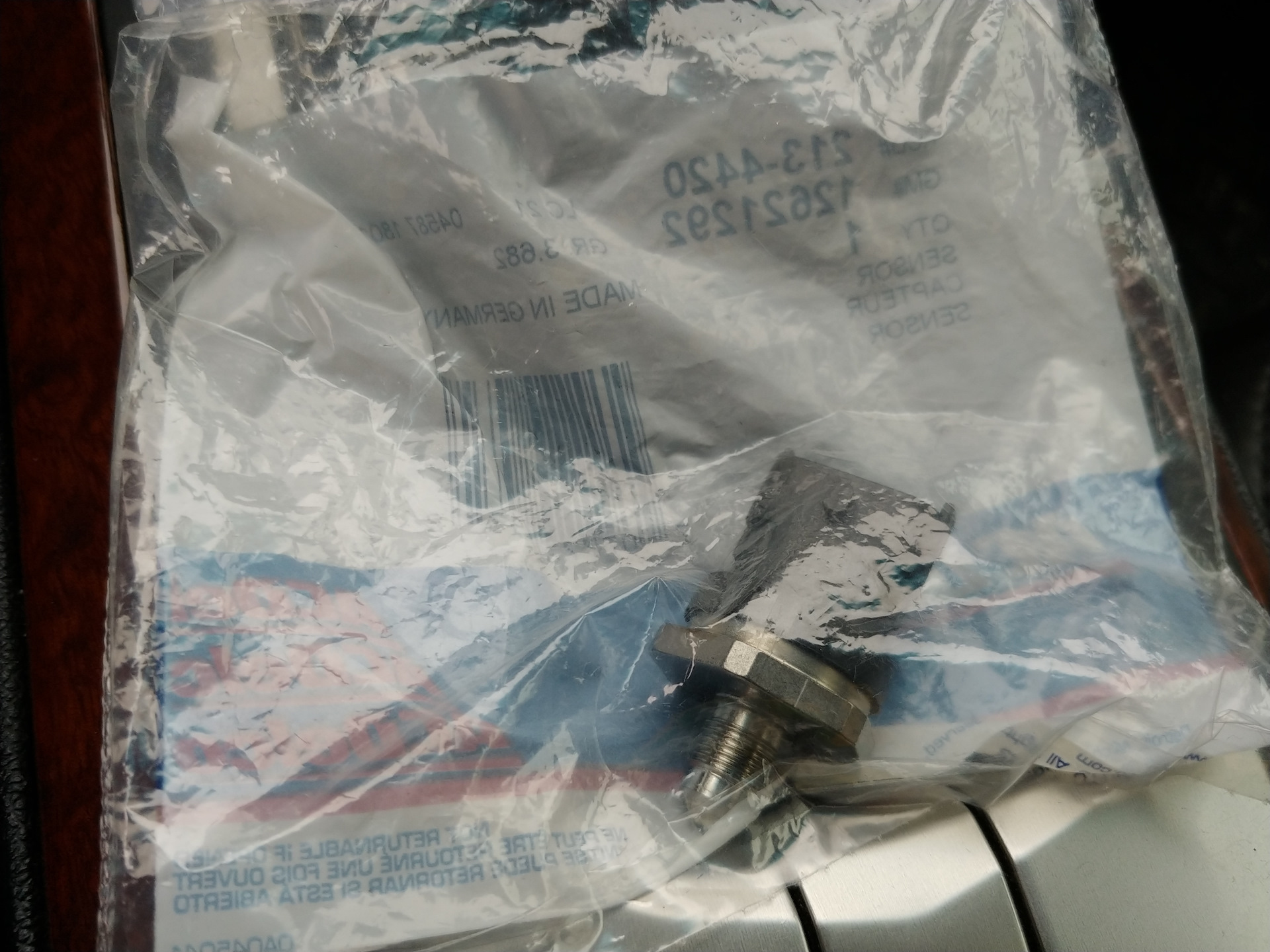 Замена датчика давления топлива в рампе — Cadillac CTS (2G), 3,6 л ...