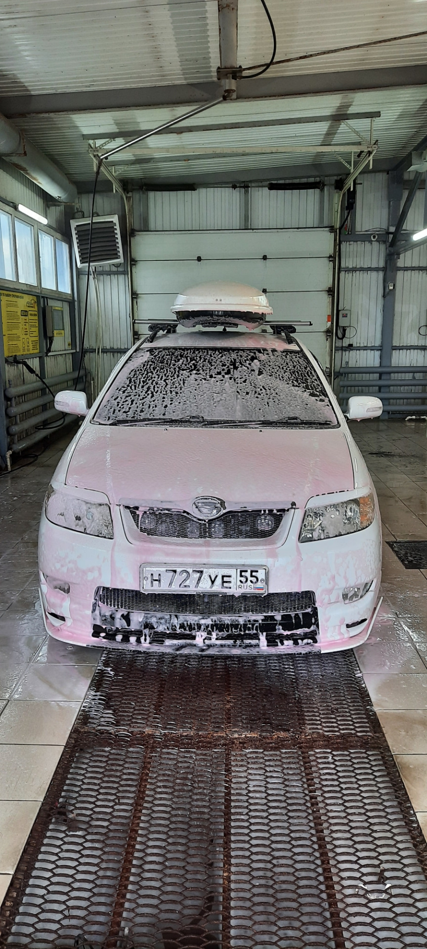 Розовая пенка — Toyota Corolla Fielder (E120), 1,5 л, 2004 года | мойка ...