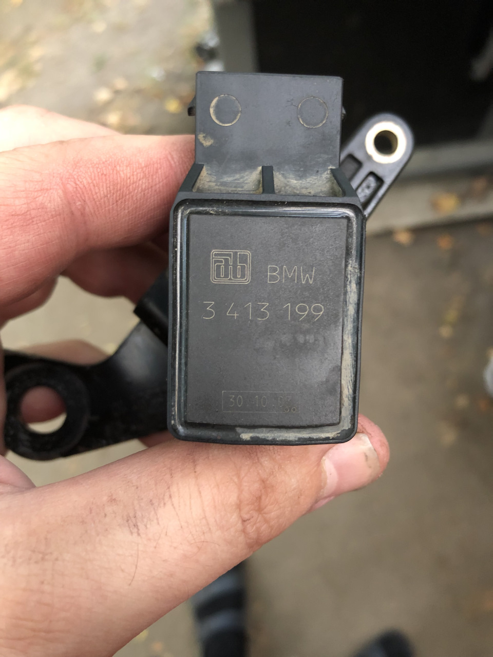 Номер датчика — BMW X3 (E83). Запчасти на фото: 3413199